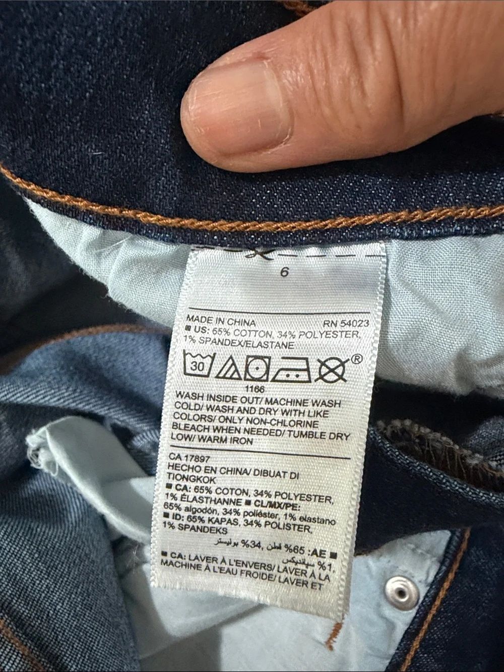 Old Navy Dark Blue Flared Crop Jeans Size 6 - Picture 6 of 10